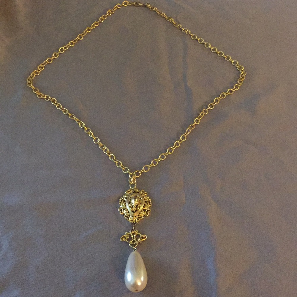 Costume antique looking necklace
